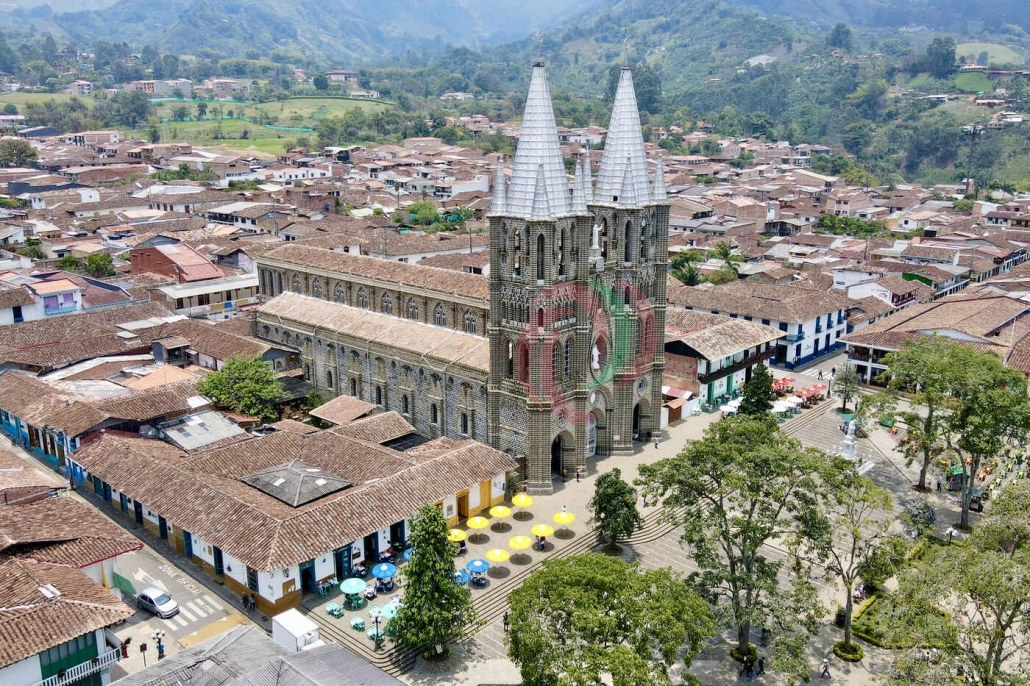 TOUR POR FINCAS CAFETERA – APÍCOLA Y JARDÍN